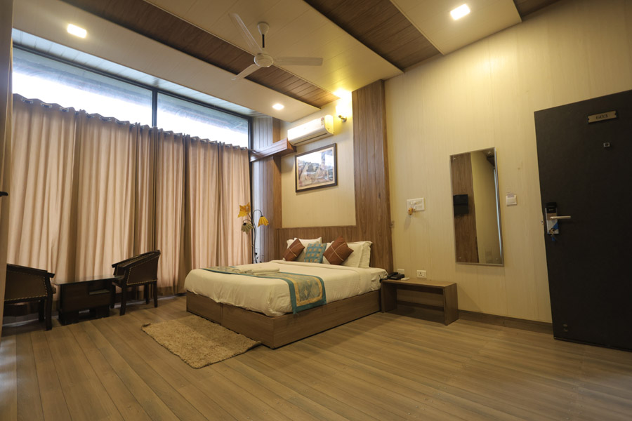 Deluxe Suite Room-1