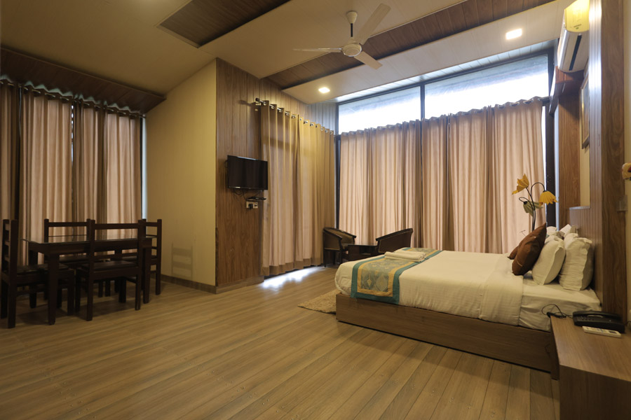 Deluxe Suite Room-2